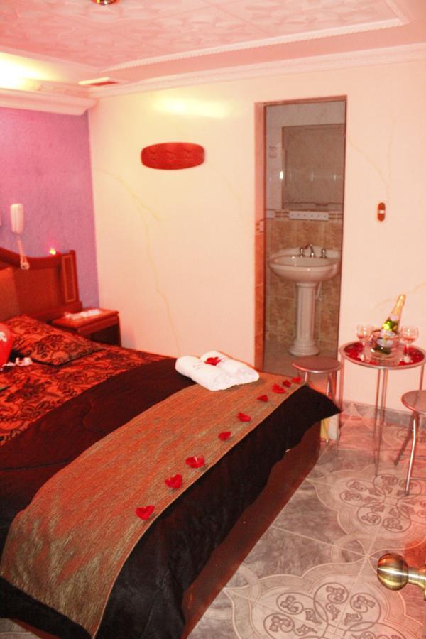 Motel Piramides De Cristal Bogotá Exteriör bild